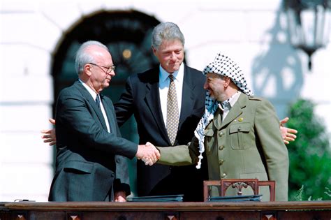 which individuals signed the oslo accords