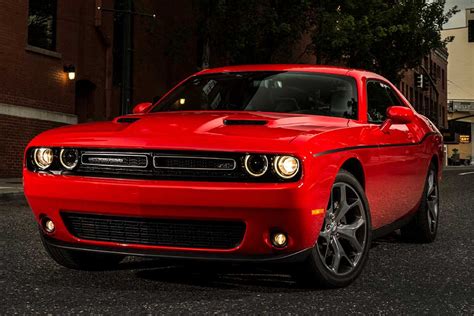 which is better dodge or ford challenger