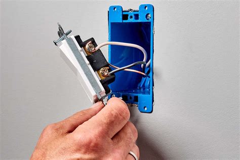 Which Is Ground Wire In A Light Switch