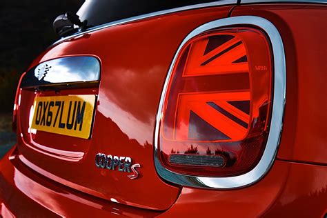 Which Mini Has Union Jack Lights