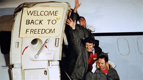 which president freed the iranian hostages