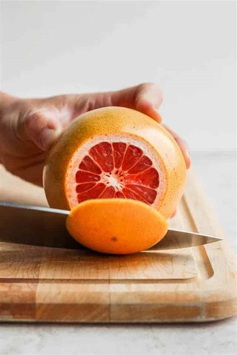 which way to cut a grapefruit in half