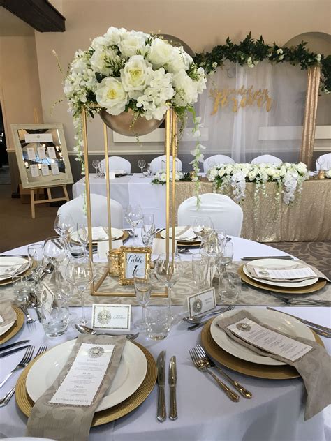 Gold and White Reception Table Setting 1 Elizabeth Anne Designs The