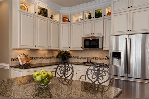 Pin by Teresa Jimenez on white/brown kitchen (With images) Brown granite countertops, Brown