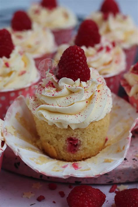 Indulge In The Sweetness Of White Chocolate Raspberry Cupcakes!