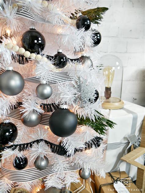 10+ Black And White Christmas Tree Ideas