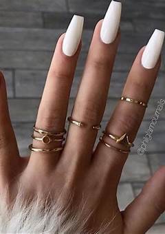 White Nails Acrylic Design: A Trendy Manicure Choice In 2023