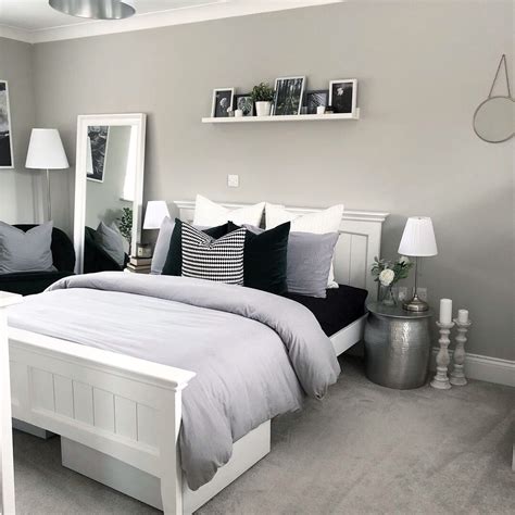 White And Grey Bedroom Decor