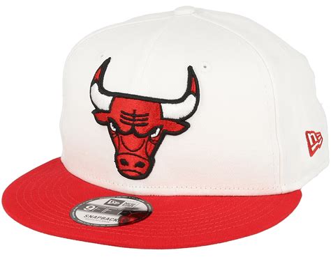 white chicago bulls hat