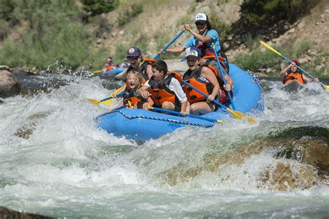 Rafting on the New River USA Raft