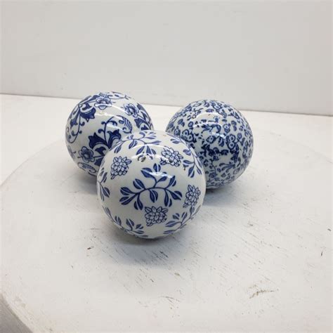 White Decorative Spheres