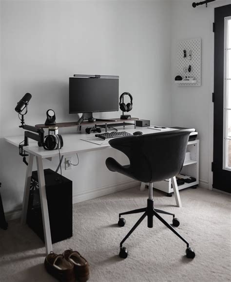 White Desk Black Hardware