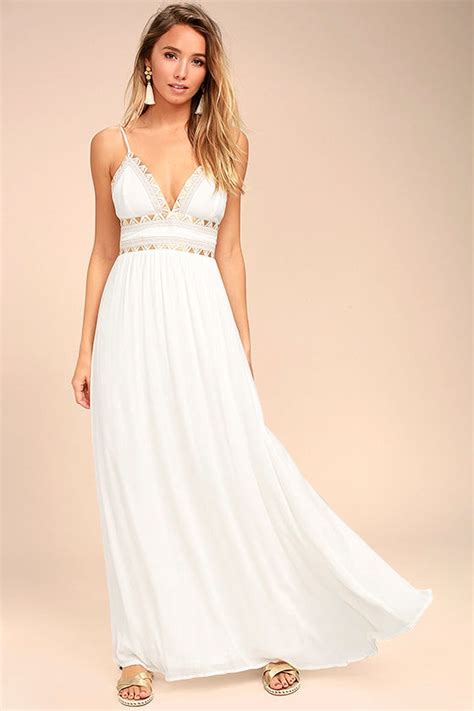 Stunning White Dress Collection - Elevate Your Style with Chic and Minimalist Looks
