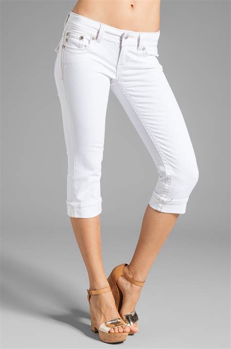 white jean capris for women