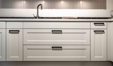 White Knobs For Kitchen Cabinets