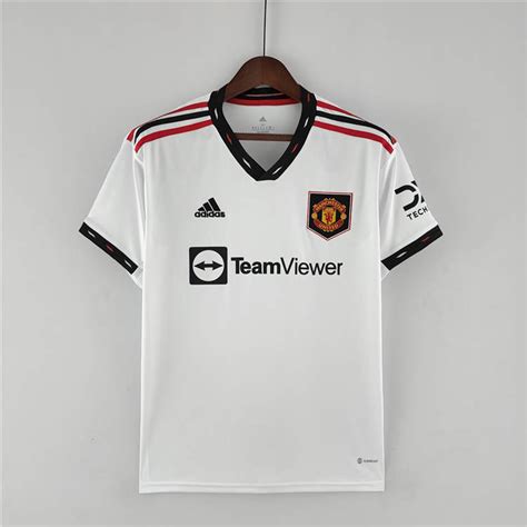 white manchester united jersey