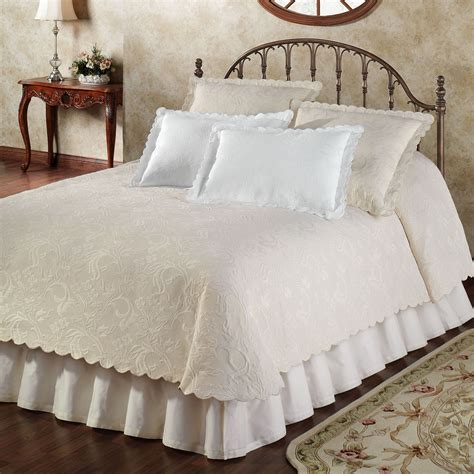 white matelasse bedspread king