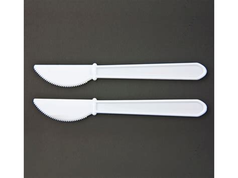 White Plastic Knives