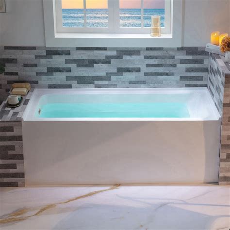 White Rectangular Bathtub