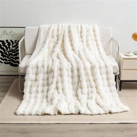 White Throw Blanket Bulk