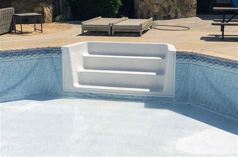 white vinyl pool liner