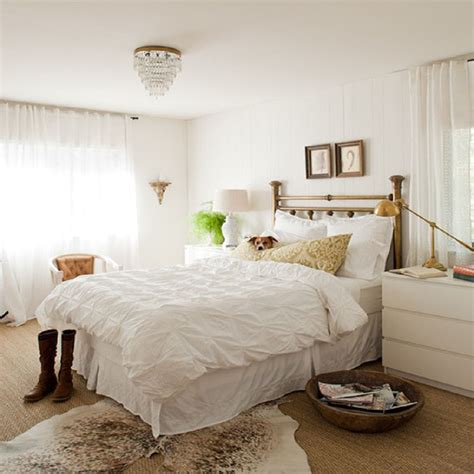 White Walls In Bedroom