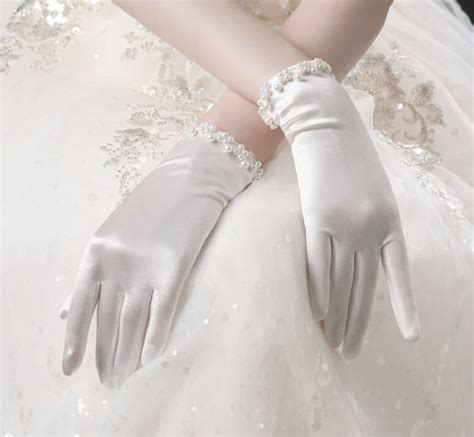 25+ White Wedding Gloves