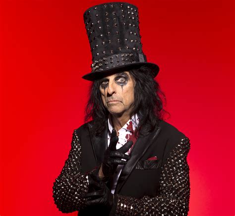 The Story Behind Alice Cooper’s First Hit, ‘Eighteen’ WSJ