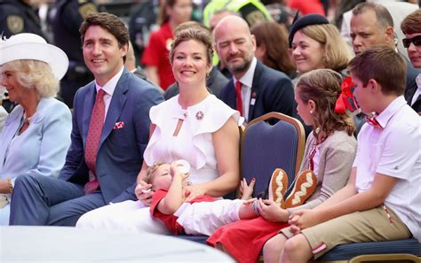 who are the parents of justin trudeau