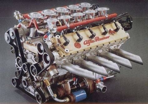 who builds alfa romeo engines