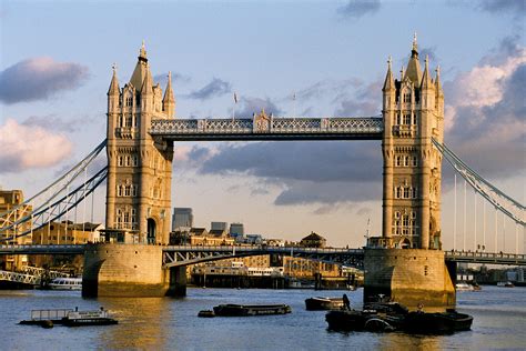 who designed london tower bridge