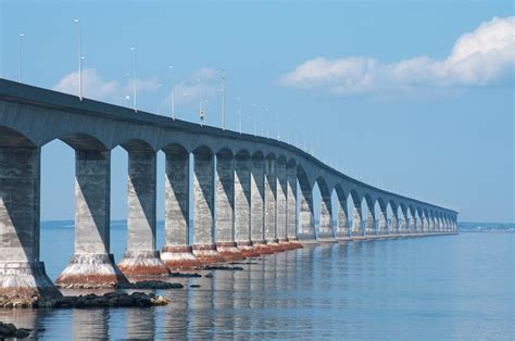 who designed the confederation bridge