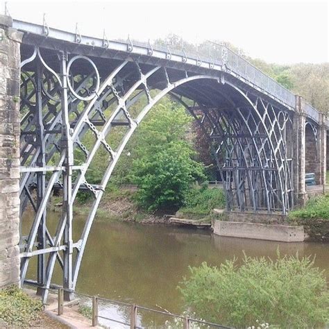 who designed the iron bridge