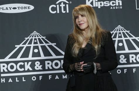 who inducted stevie nicks into rock hall