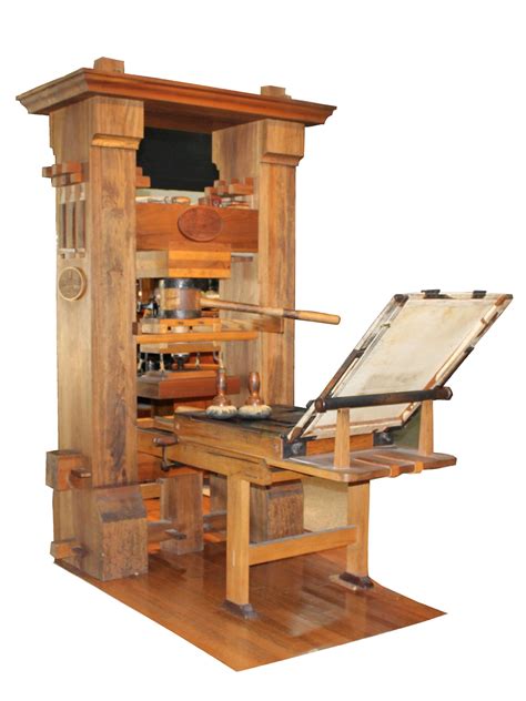 who invented the first printing press with movable type