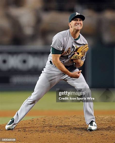 Who Is A Switch Pitcher