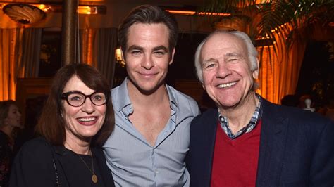 who is chris pine's father and mother