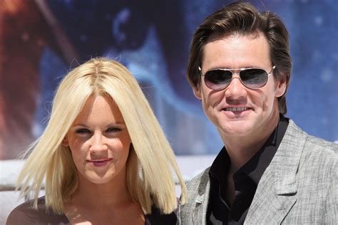 who is jim carrey wife