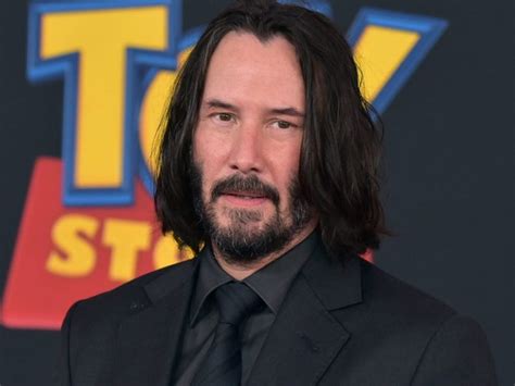 who is keanu reeves with