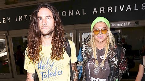 who is kesha married to