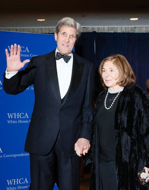who is married to john kerry