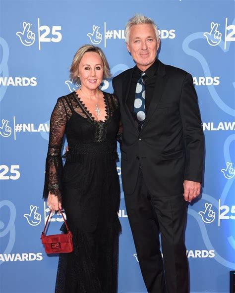 who is martin kemp married to