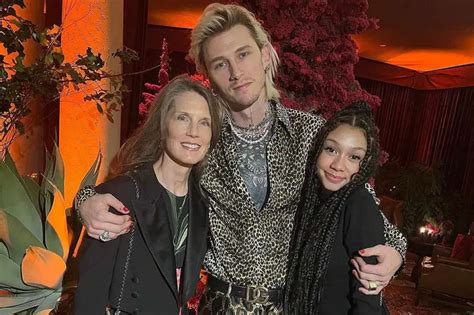 who is mgk daughters mom