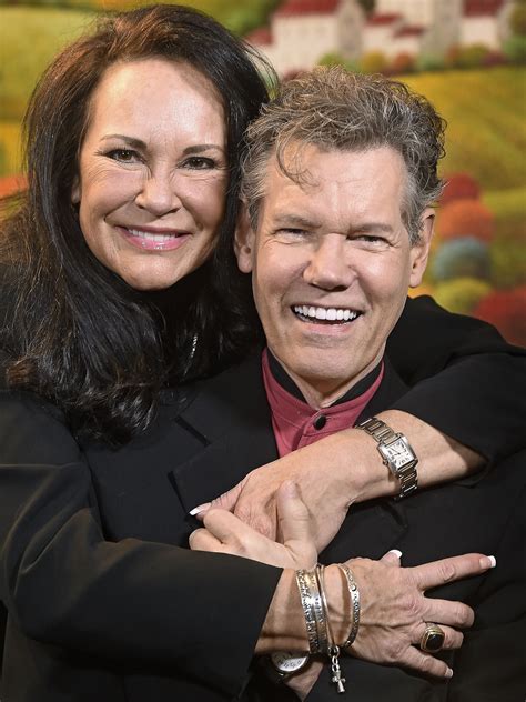who is randy travis married to now