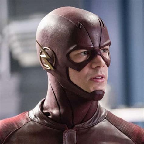who is the actor in the flash