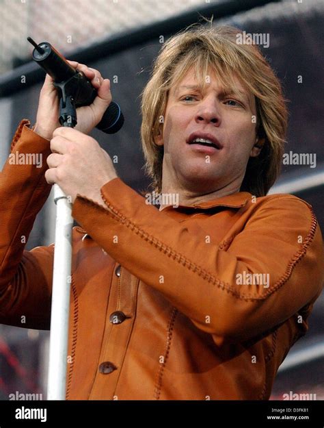 who is the lead singer of bon jovi