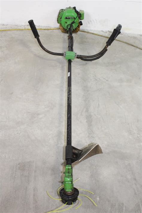 Who Makes John Deere String Trimmer