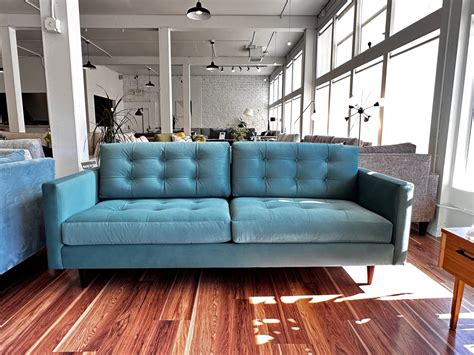 Who Makes Sofas In The Usa