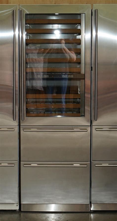 Who Makes Sub Zero Fridge