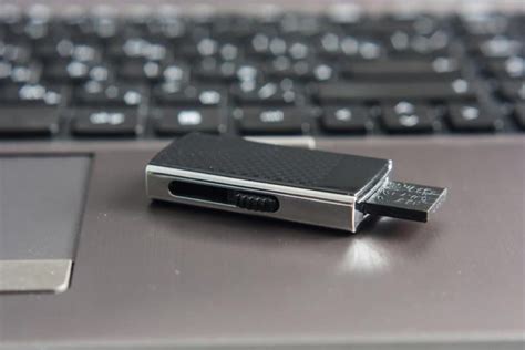 who makes the most reliable flash drives